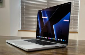 5 Best Selling Expensive Laptops OF INDIA mackbook
